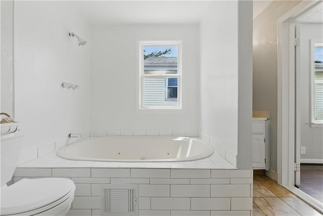 814 S Saville St, Independence, MO 64052 - full bath with a jetted tub and vanity