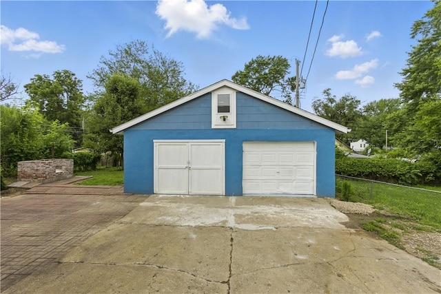 814 S Saville St, Independence, MO 64052 - view of detached garage