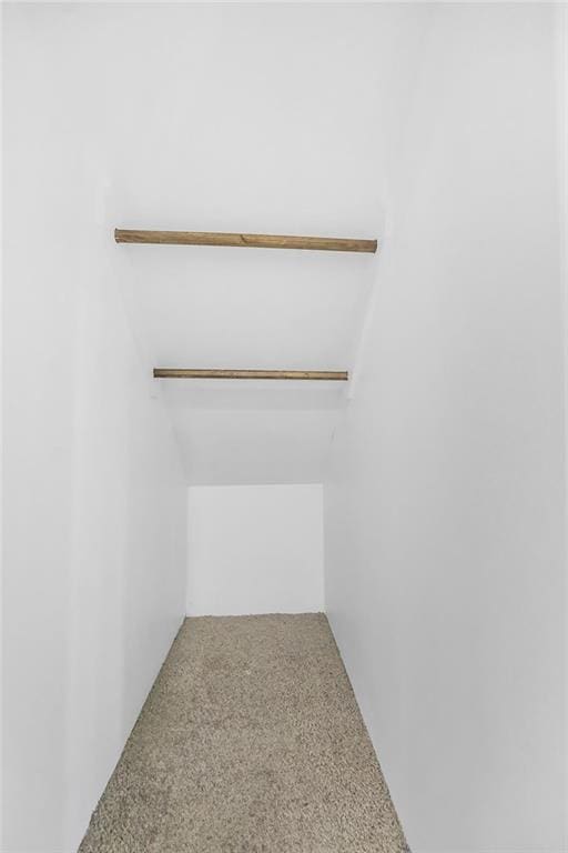 731 S Main St, Ottawa, KS 66067 - view of walk in closet