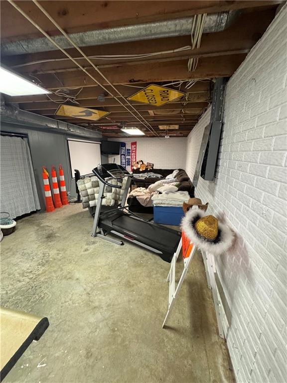 109 W 3rd St, Stanberry, MO 64489 - view of workout area