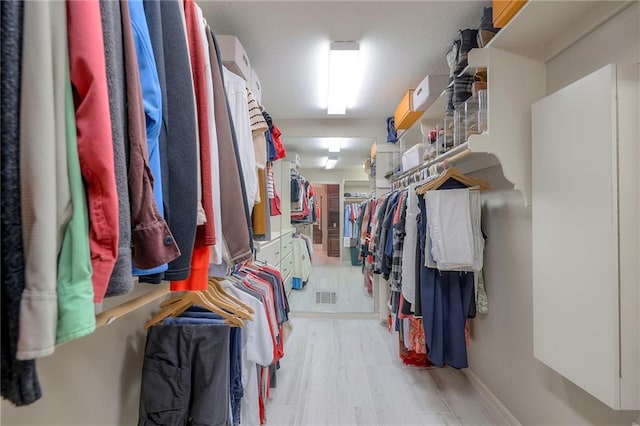 6 Mohave Dr, Lake Winnebago, MO 64034 - view of spacious closet