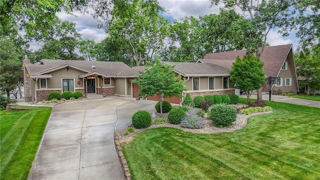 6 Mohave Dr, Lake Winnebago, MO 64034 - ranch-style home featuring stone siding, driveway, stucco siding, and a front lawn