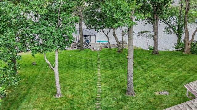 6 Mohave Dr, Lake Winnebago, MO 64034 - view of green lawn featuring a water view