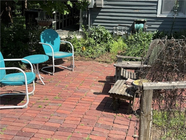 222 W Gay St, Warrensburg, MO 64093 - view of patio