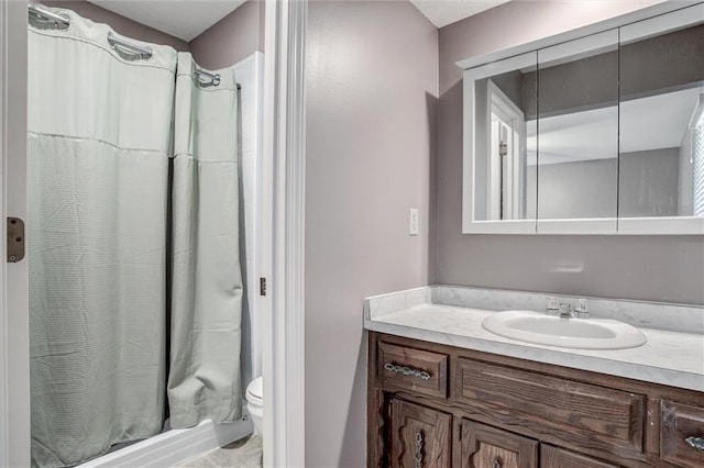 10151 W 84th St, Overland Park, KS 66212 - full bath featuring vanity and a shower with curtain