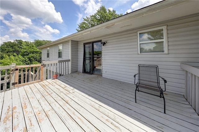 11400 Monroe Ave, Kansas City, MO 64137 - view of wooden deck