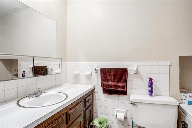 11301 Deer Haven Ln, Excelsior Springs, MO 64024 - bathroom featuring vanity and tile walls