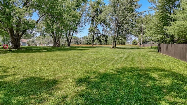 2633 E Langsford Rd, Lees Summit, MO 64063 - view of yard