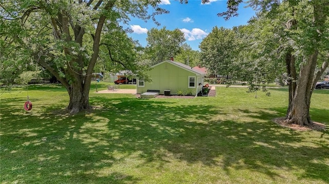 2633 E Langsford Rd, Lees Summit, MO 64063 - view of green lawn