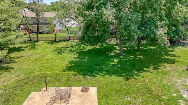 2633 E Langsford Rd, Lees Summit, MO 64063 - view of yard with a patio area
