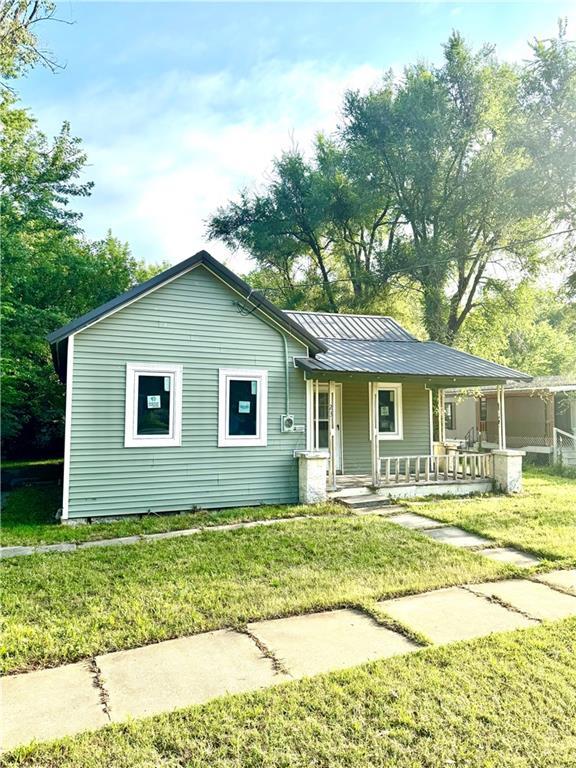 234 Lincoln St, Osawatomie, KS 66064 - photo 1