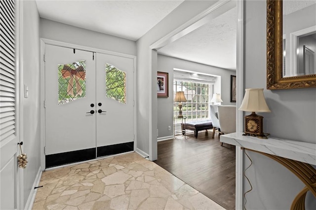 101 W 116th St, Kansas City, MO 64114 - foyer with baseboards