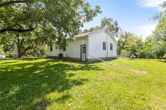35365 Block Rd, Paola, KS 66071 - back of house with a yard