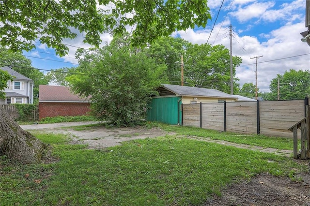 336 N 16th St, Kansas City, KS 66102 - view of yard