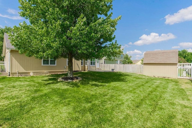 321 W Mockingbird St, Gardner, KS 66030 - view of yard