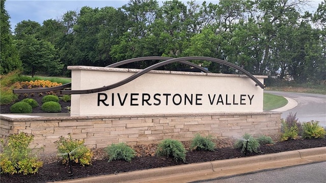 18421 Caenen St, Overland Park, KS 66013 - view of community sign