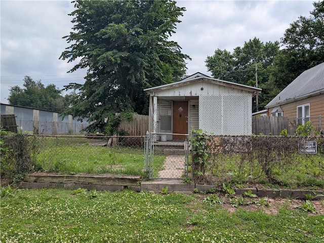 907 Scott Ave, Kansas City, KS 66105 - view of outdoor structure with a gate