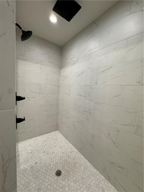 22415 87th Ter, Lenexa, KS 66227 - bathroom featuring tiled shower