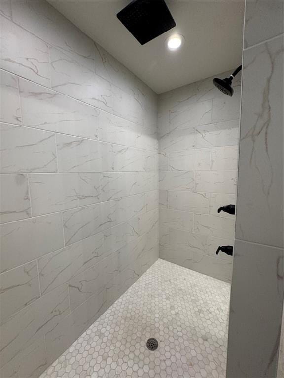 22415 87th Ter, Lenexa, KS 66227 - full bath featuring tiled shower and recessed lighting