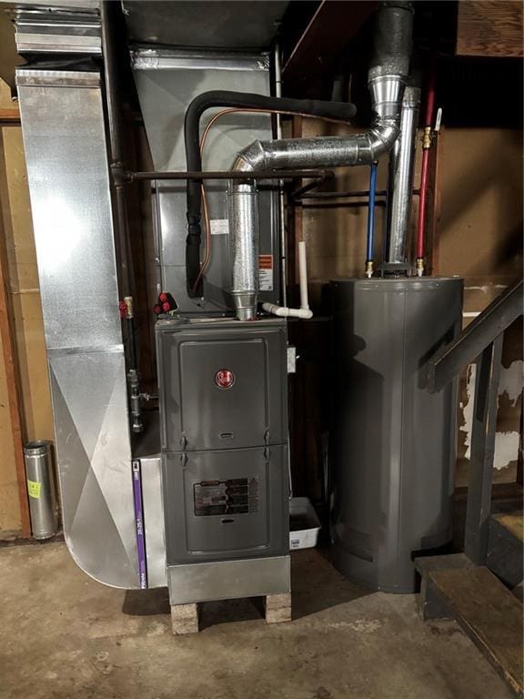 18105 E 18th Ter N, Independence, MO 64058 - utilities featuring water heater