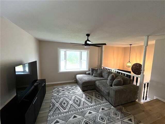 812 Manor Ct, Sedalia, MO 65301 - photo 2
