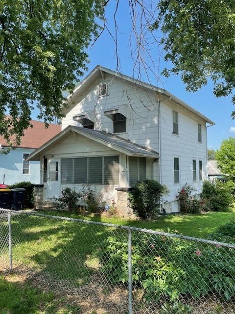653 Elmwood Ave, Kansas City, MO 64124 - view of front facade
