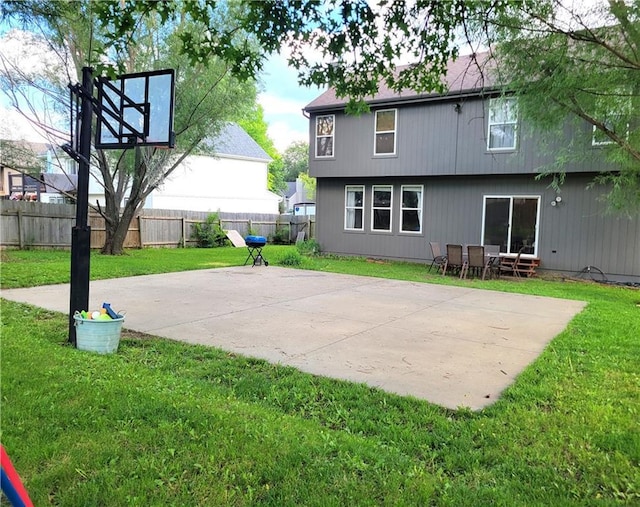 20586 W 220th St, Spring Hill, KS 66083 - view of basketball court featuring a fenced backyard