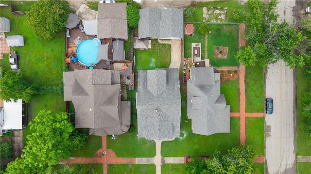 704 Lincoln St, Coffeyville, KS 67337 - drone / aerial view of a pool area