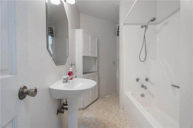 704 Lincoln St, Coffeyville, KS 67337 - full bathroom featuring tub / shower combination