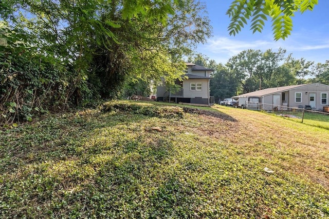 1233 S Pleasant St, Independence, MO 64055 - view of yard
