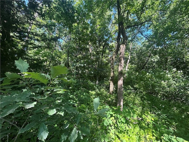 226 E Sugar Lake Dr, Mound City, KS 66056