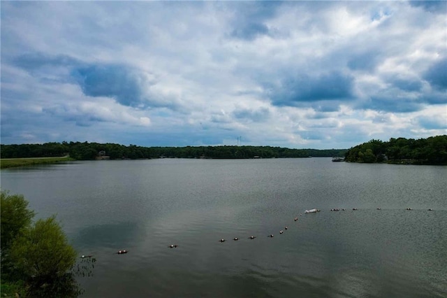 226 E Sugar Lake Dr, Mound City, KS 66056