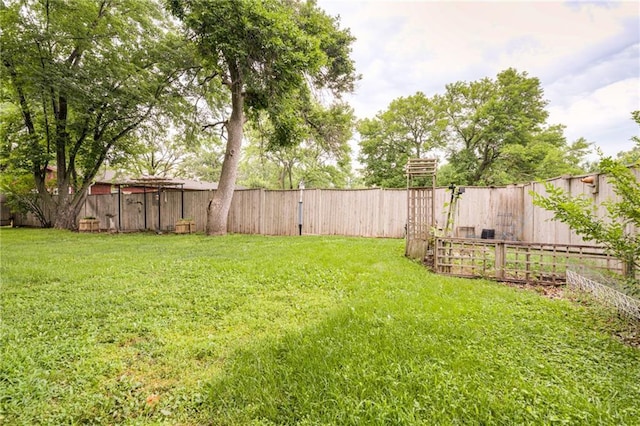 702 Green St, Lees Summit, MO 64063 - view of fenced backyard