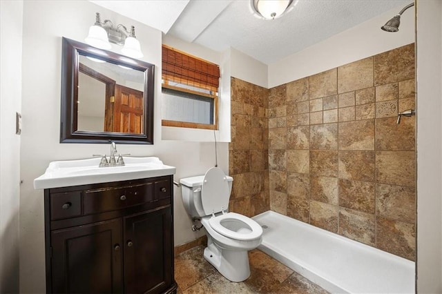 1467 E Orleans Dr, Olathe, KS 66062 - bathroom with tiled shower and vanity