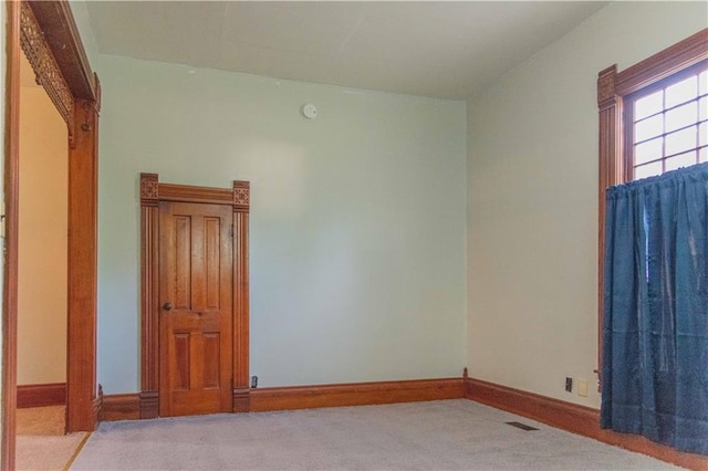 708 Osage St, Neodesha, KS 66757 - unfurnished room featuring carpet floors and baseboards