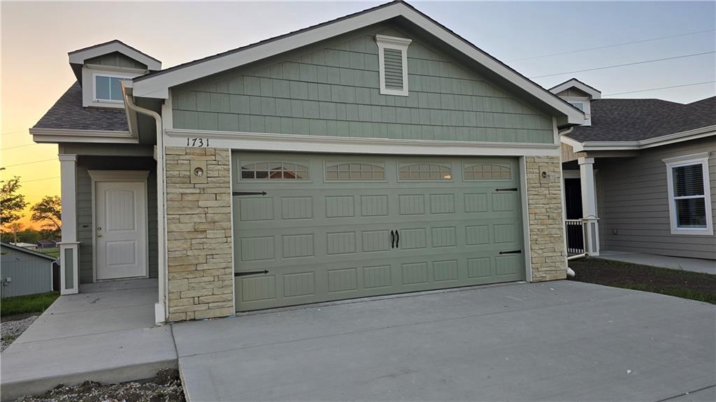 1731 Elderberry Ln, Ottawa, KS 66067 - photo 1
