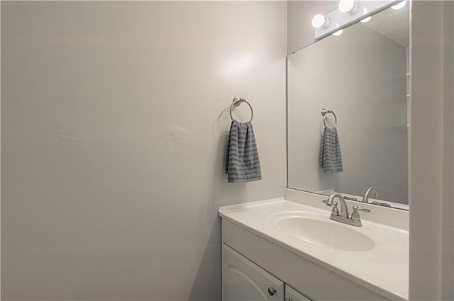 12131 W 82nd Ter, Lenexa, KS 66215 - bathroom featuring vanity