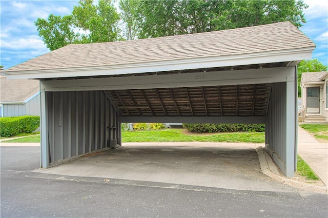 12131 W 82nd Ter, Lenexa, KS 66215 - garage featuring a carport