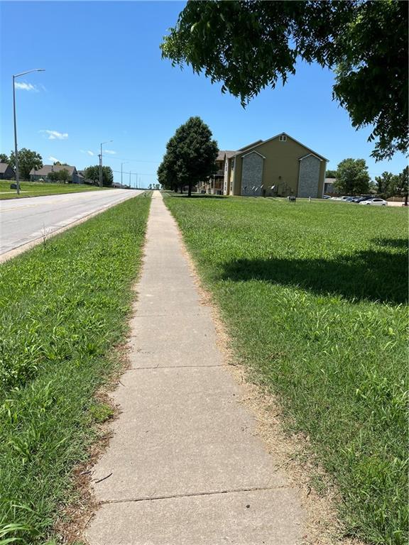 827 W 17th St, Ottawa, KS 66067