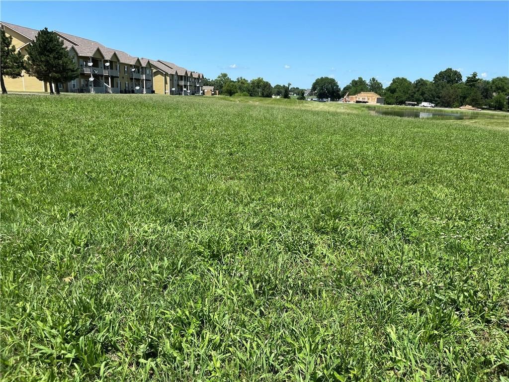 827 W 17th St, Ottawa, KS 66067