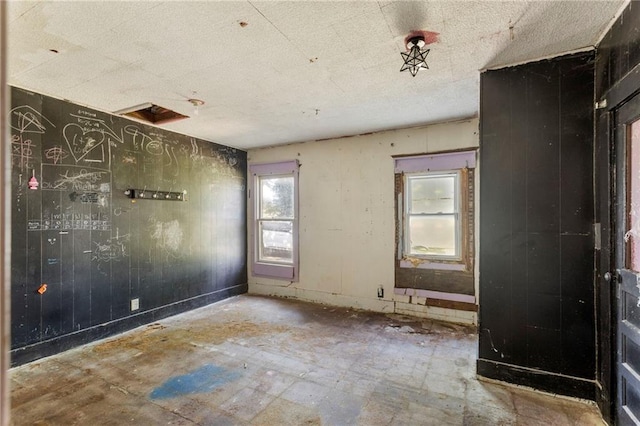 715 Walnut Ave, Osawatomie, KS 66064 - view of empty room