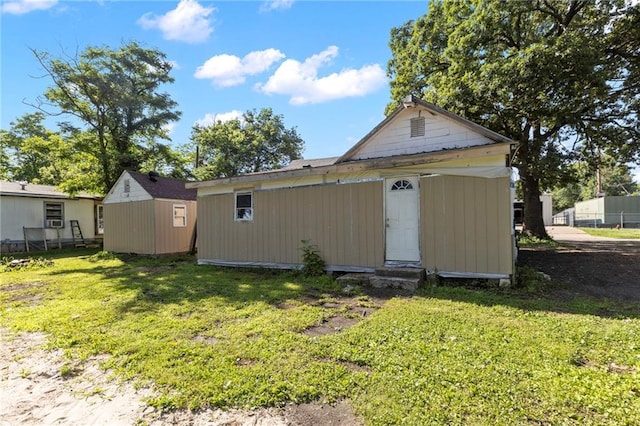 715 Walnut Ave, Osawatomie, KS 66064 - view of outbuilding