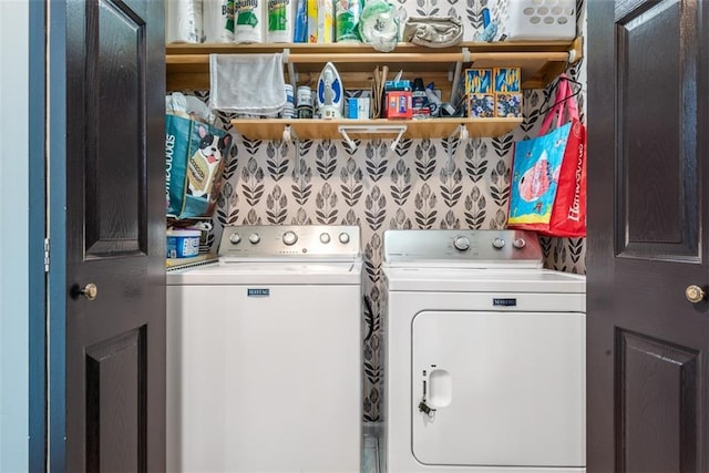 190 W Colleen Ct, Gardner, KS 66030 - laundry area featuring washer and clothes dryer
