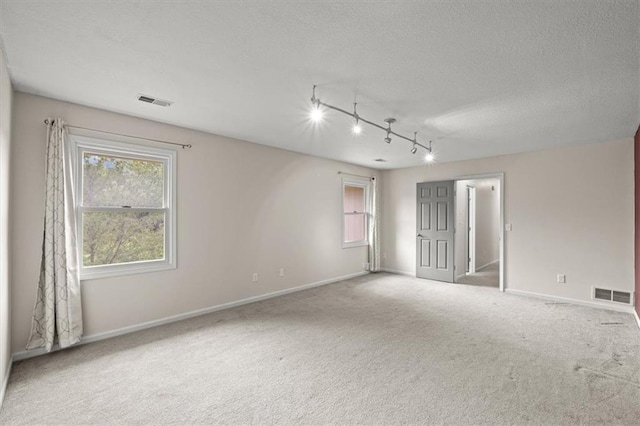 10001 N Wayne Pl, Kansas City, MO 64155 - photo 30