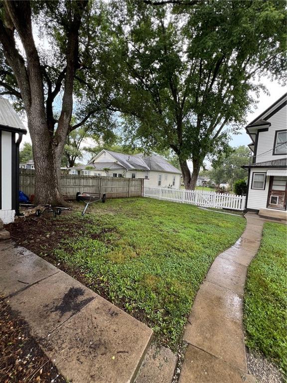 233 Main St, Osawatomie, KS 66064 - view of fenced yard