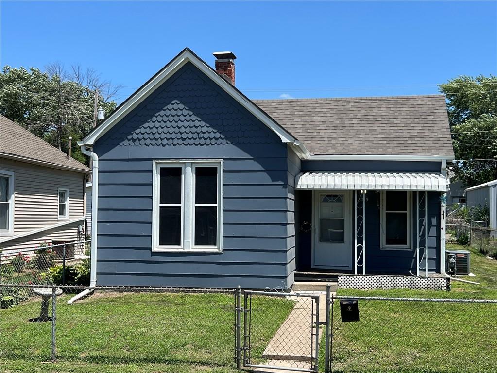 6315 Washington St, Saint Joseph, MO 64504 - photo 1