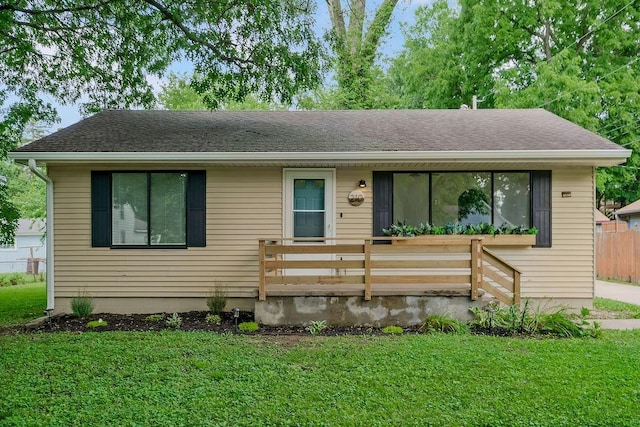 210 S 12th St, Leavenworth, KS 66048 - view of front of house with roof with shingles