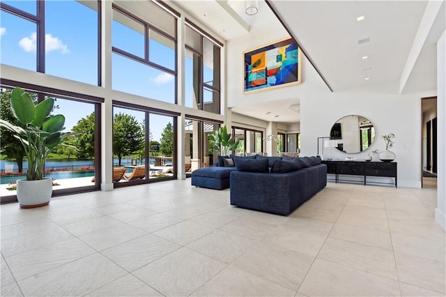 10712 W 165th St, Overland Park, KS 66221 - building lobby with a towering ceiling