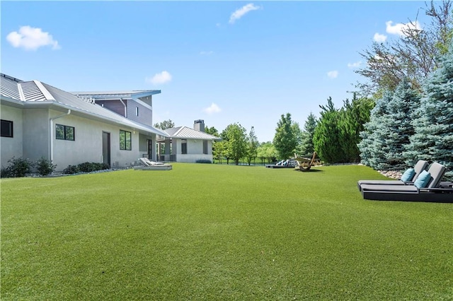 10712 W 165th St, Overland Park, KS 66221 - view of green lawn