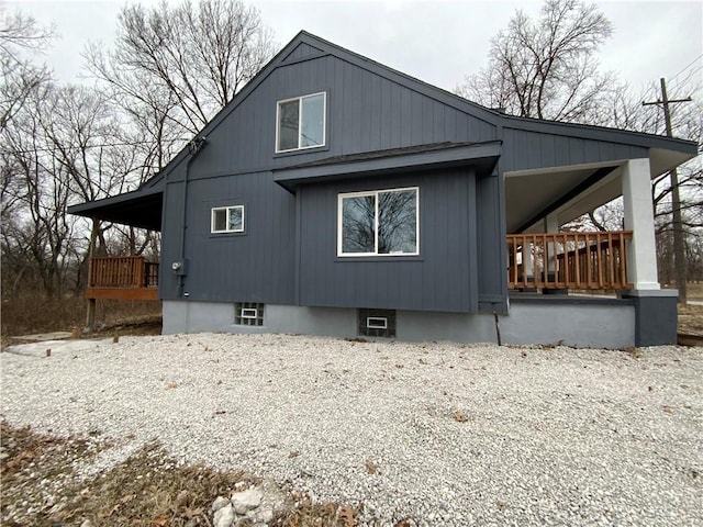 3046 N 27th St, Kansas City, KS 66104 - back of property with a porch